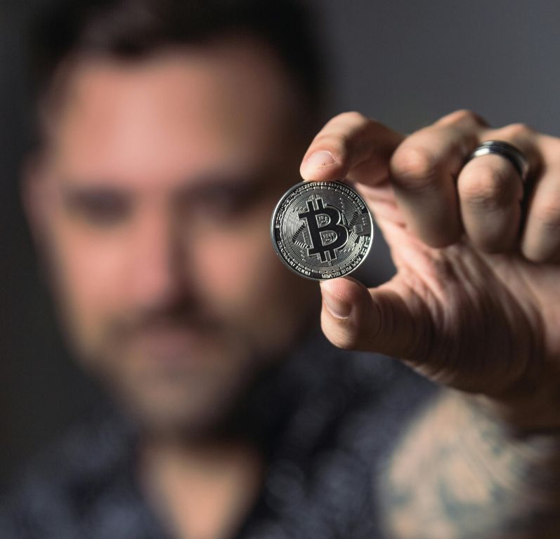 Bitcoin verso i 104mila dollari? Attenzione dei trader sulla crypto