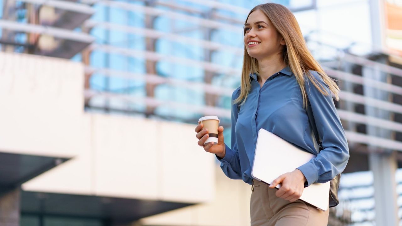 Libera la tua impresa: conto aziendale Vivid Money con cashback e tassi al 4%