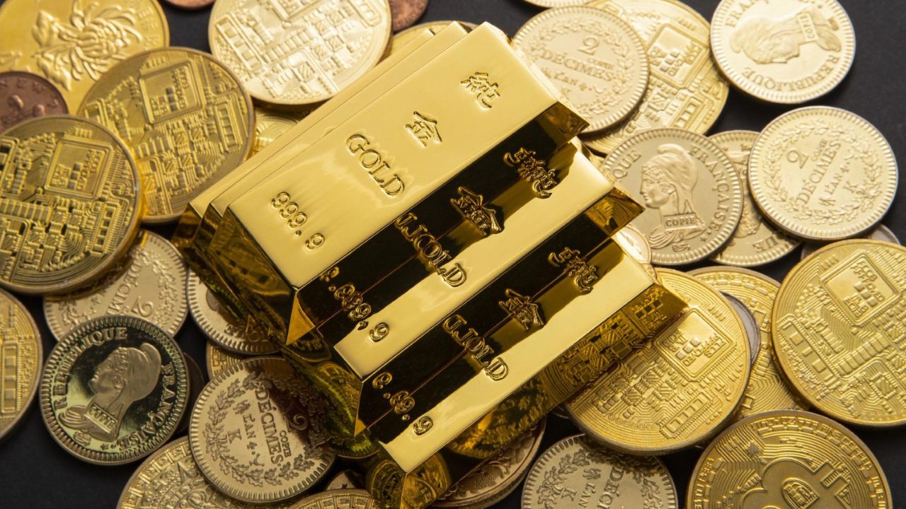 Oro tocca un nuovo record a 4.250 dollari l’oncia