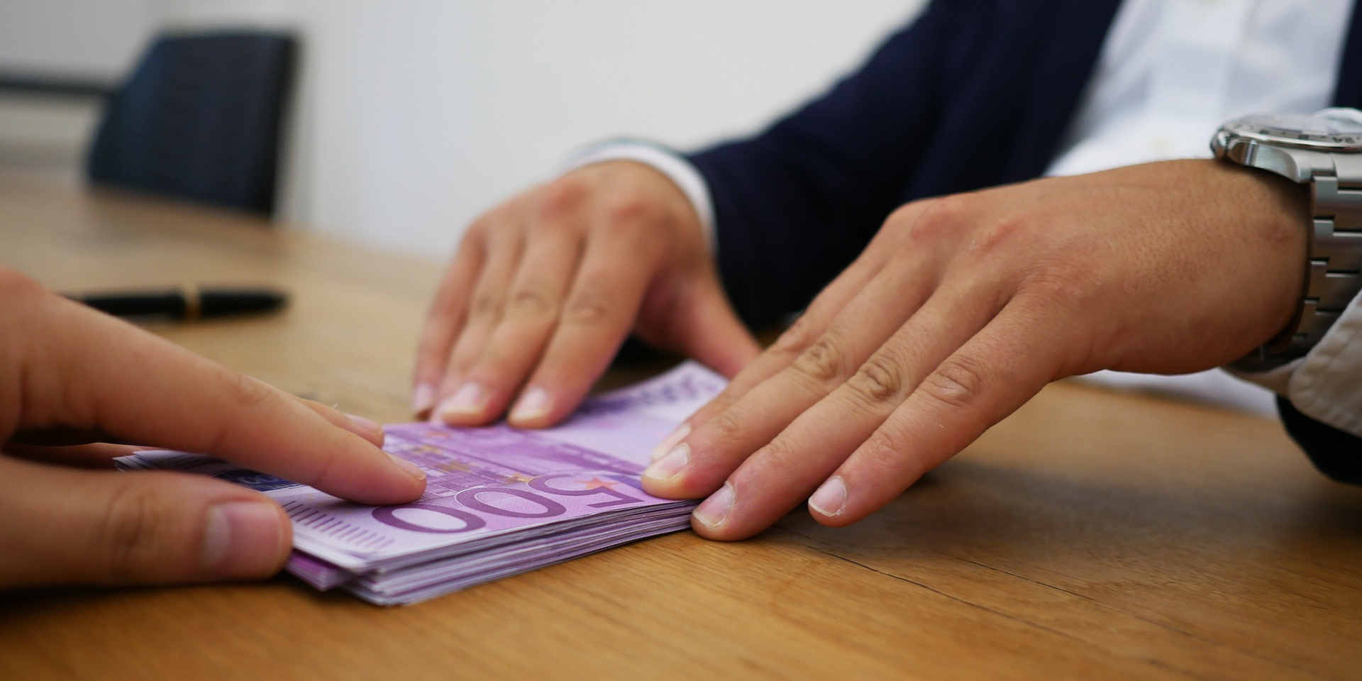 Guadagna fino al 4% annuo senza muovere un dito con Vivid Money: come far fruttare i tuoi risparmi ora