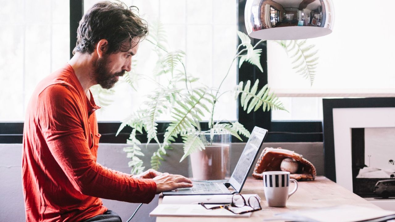 Finom: conto business in pochi secondi e cashback fino al 3%