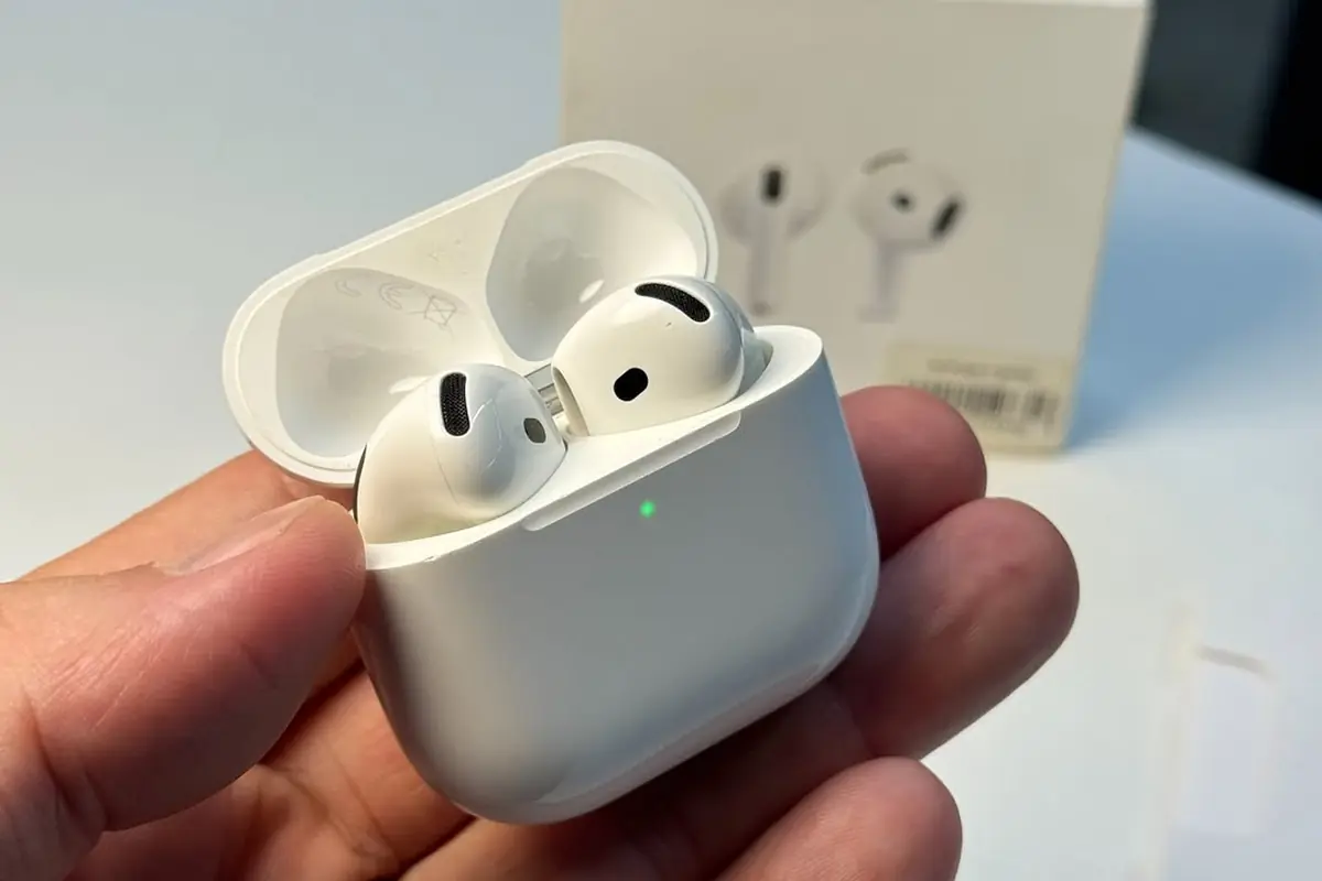 AirPods Pro 3, Pro 2 e AirPods 4 si aggiornano con il firmware 8B39: cosa cambia davvero