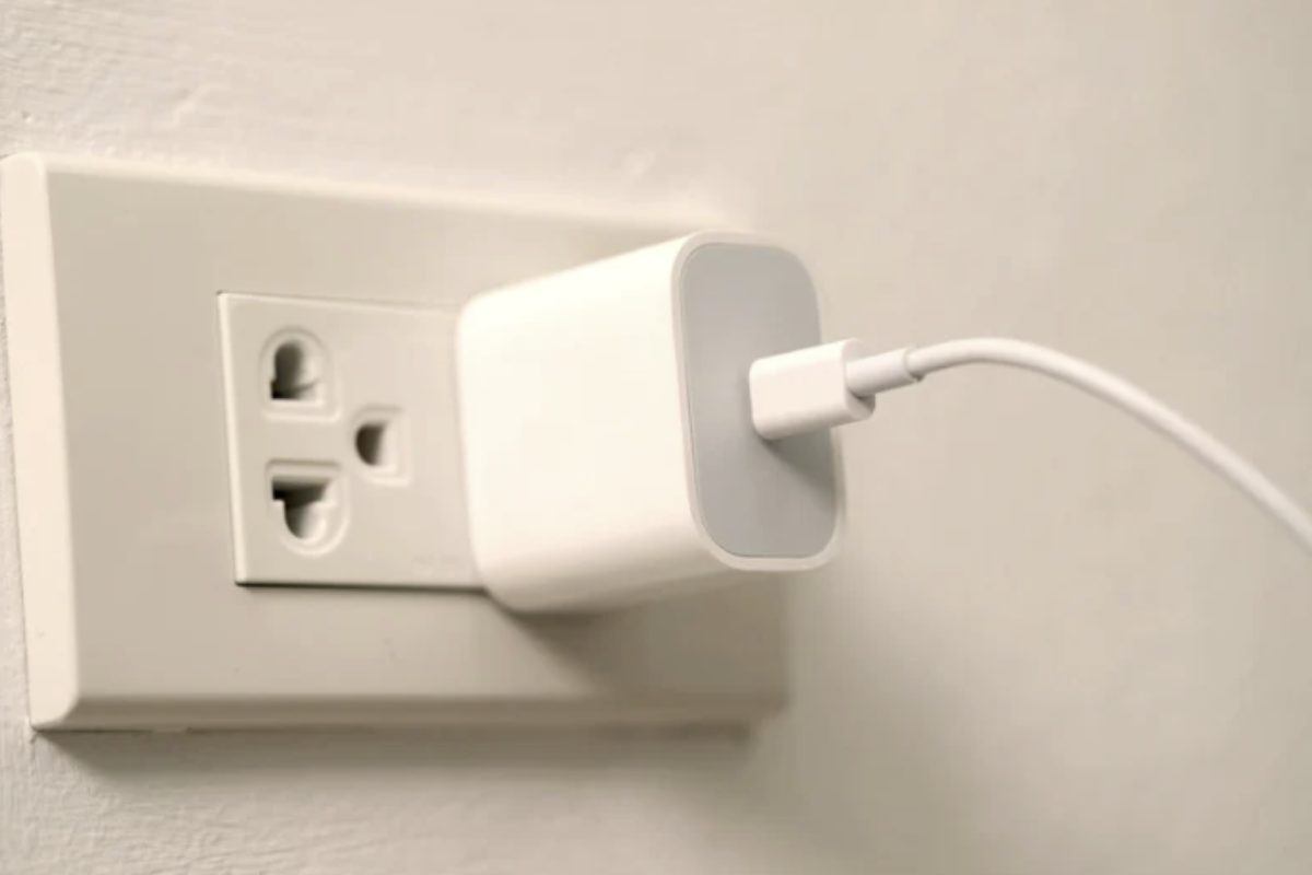 Fortunatamente, modificare queste abitudini è semplice e può portare a risparmi significativi. Ecco alcune pratiche quotidiane che possono fare la differenza