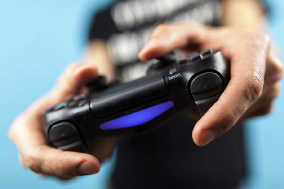 Negli ultimi anni si è sviluppato anche un piccolo mercato parallelo legato alle modifiche software della console.