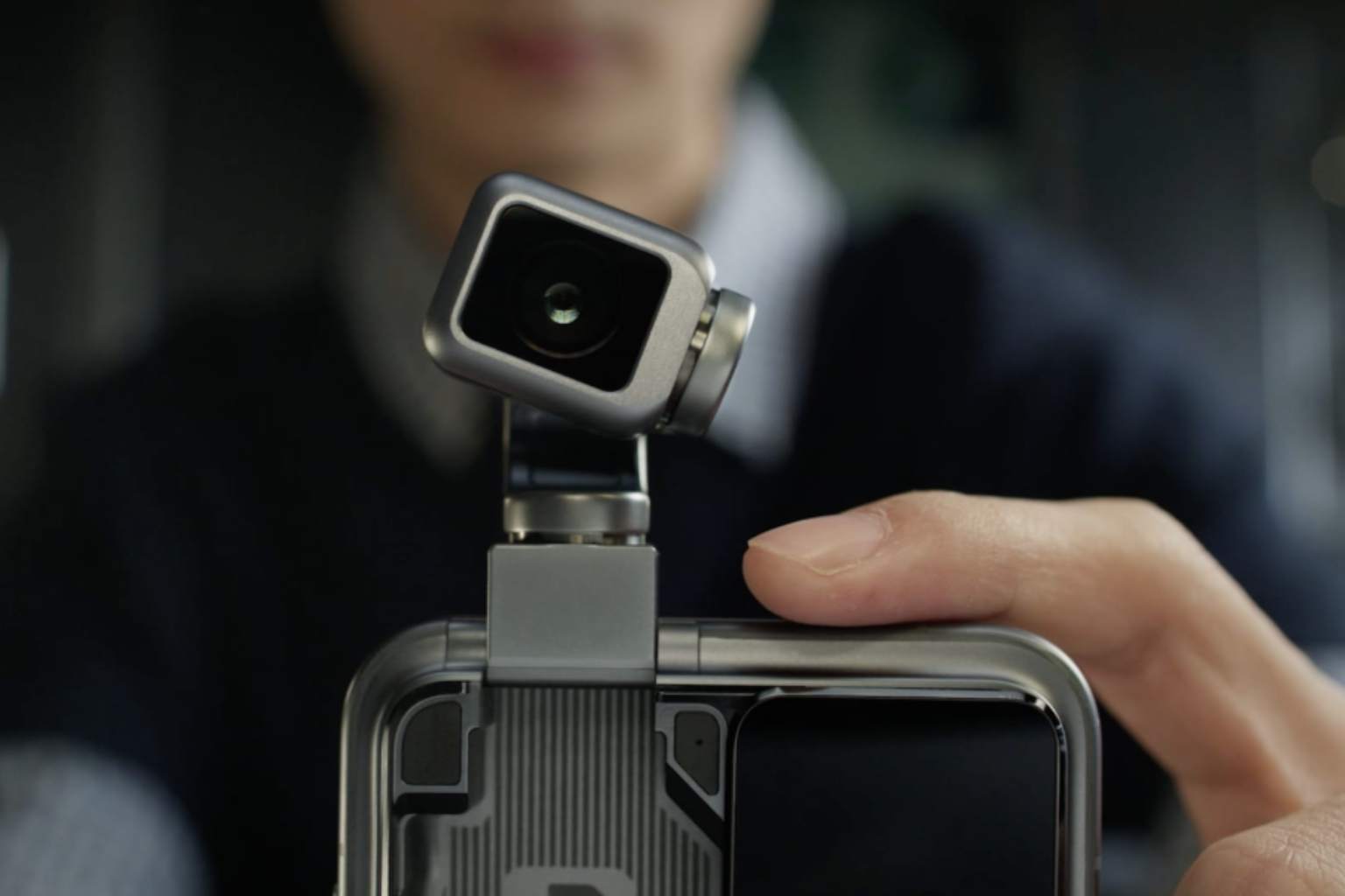 Arriva lo smartphone con braccio robotico: perché è una rivoluzione nel mondo tecnologico