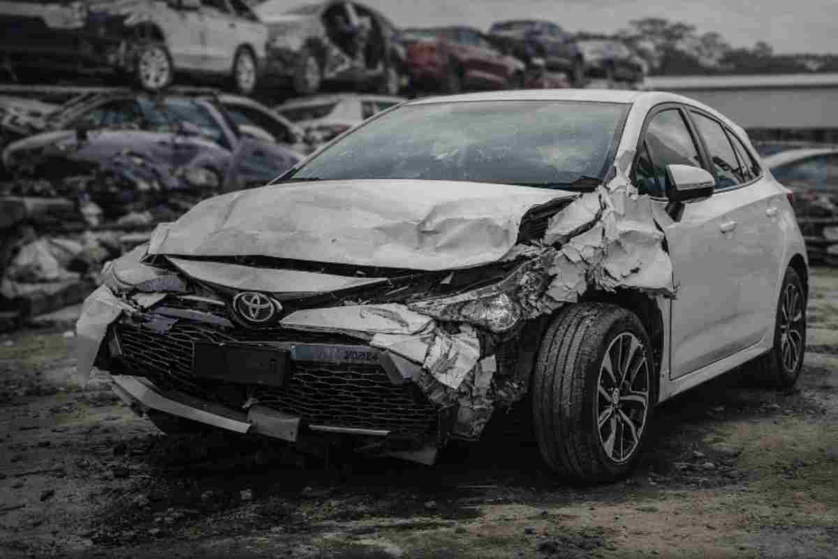 È proprio qui che si inserisce uno dei punti più interessanti emersi dal caso spagnolo. L’ibrido non è solo una soluzione “ecologica”