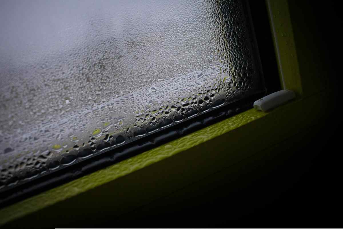 cosa fare se vetro auto è appannato
