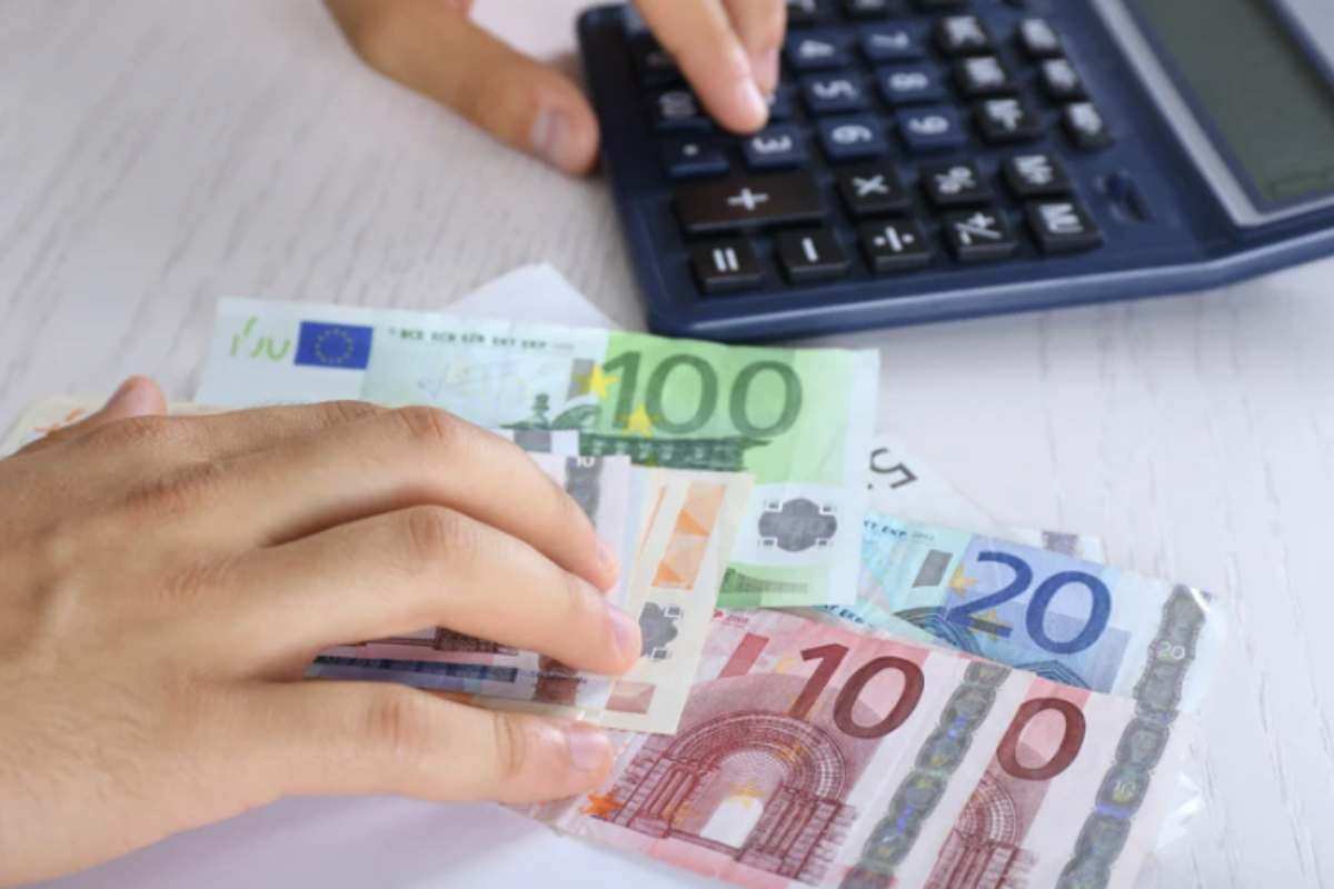 La scadenza per poter accedere alla pensione anticipata con il bonus di 1500 euro è fissata per il 31 marzo 2026.