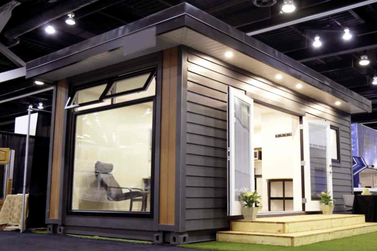 Perché se la struttura è economica, tutto il resto non lo è altrettanto. Gli allacciamenti – acqua, elettricità, fognature