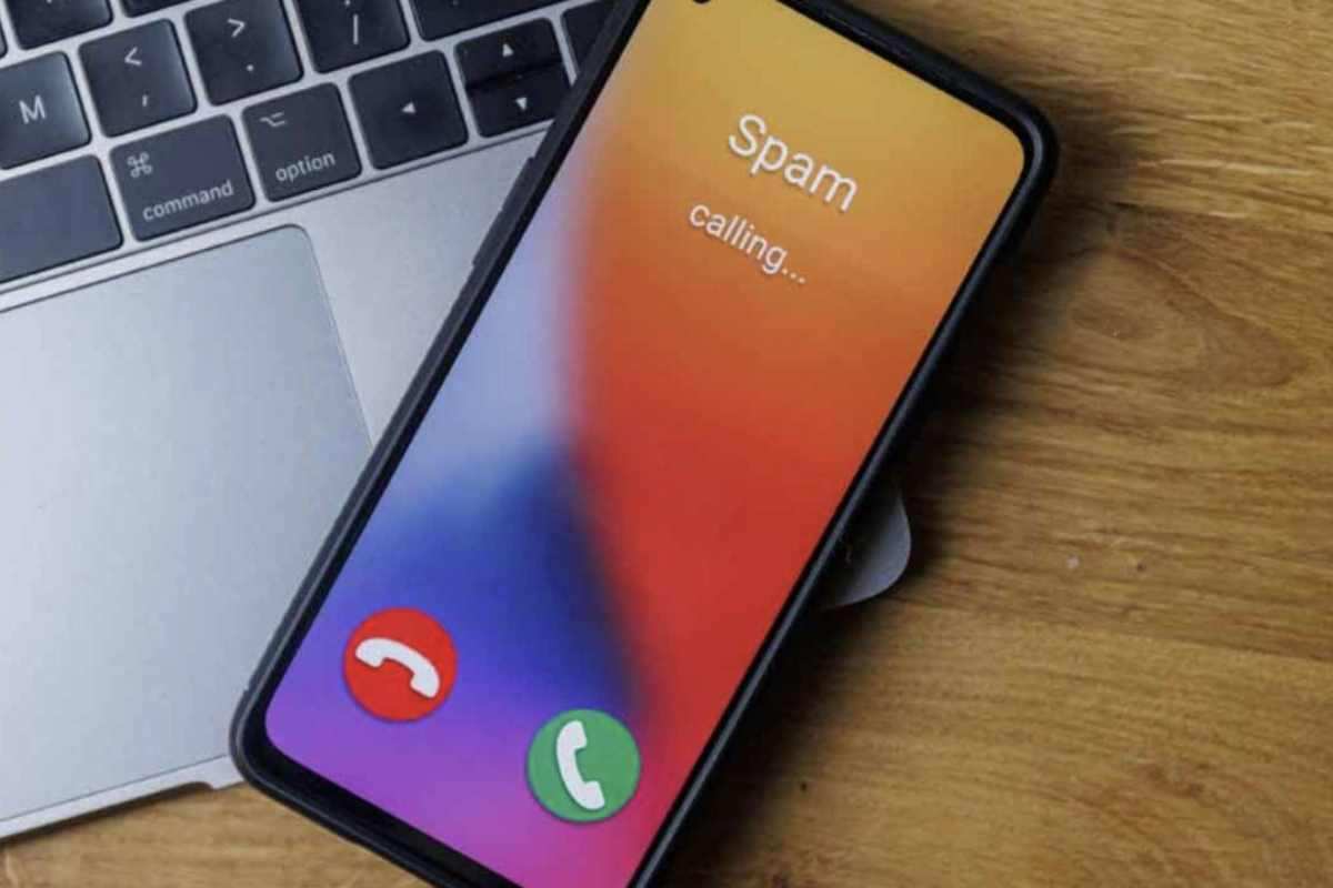 Negli ultimi anni, gli smartphone hanno introdotto strumenti sempre più efficaci per filtrare le chiamate indesiderate.