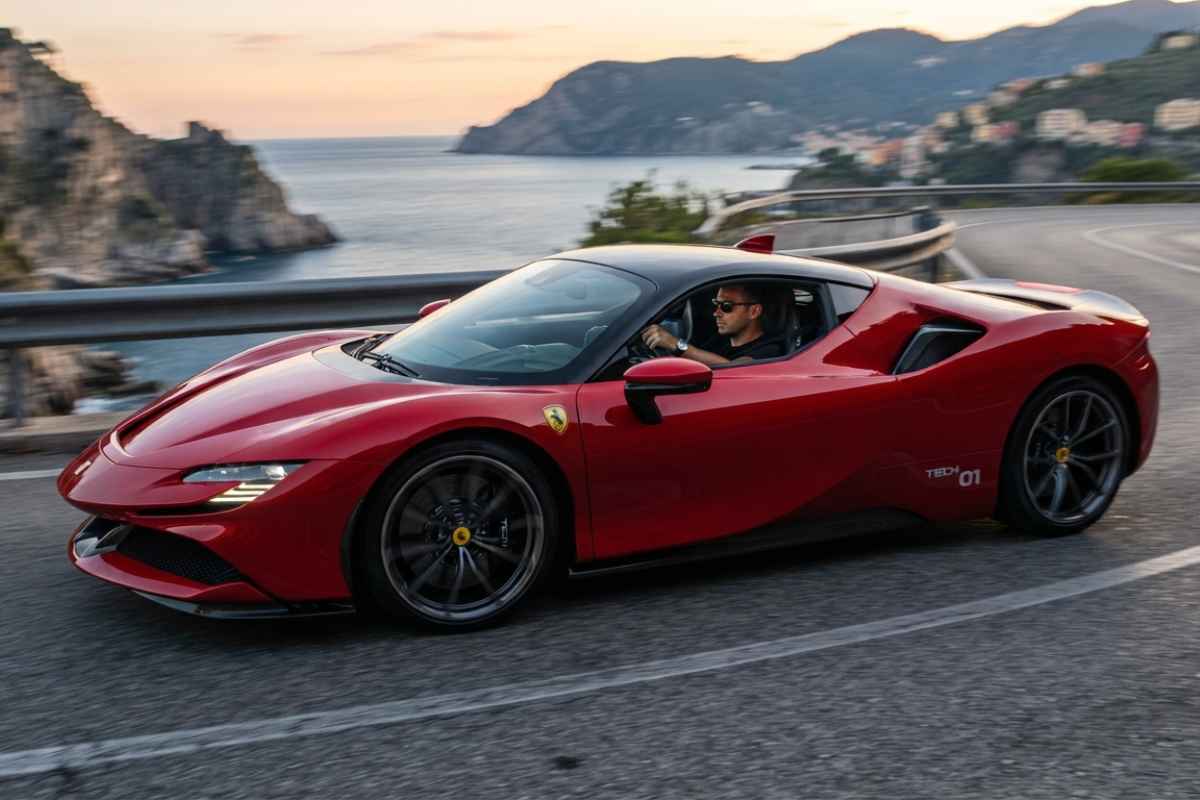 Identica alla Ferrari, questo gioiello tech che arriva dalla Cina costa appena 23 mila euro-webnews.it