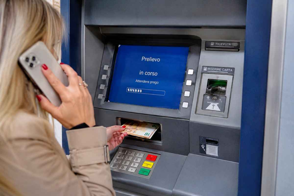 Bancomat: se prelevi più di questo importo, la tua banca ti chiamerà